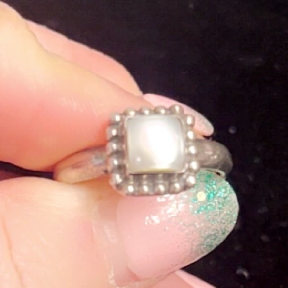 Silpada Sterling .925 Silver Button Frame Mother of Pearl Ring R1617 Size 8 - Picture 1 of 8